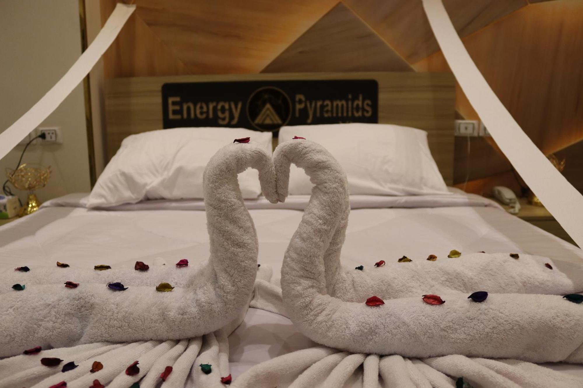 Kafret el-Gabal Energy Pyramids View 호스텔 외부 사진